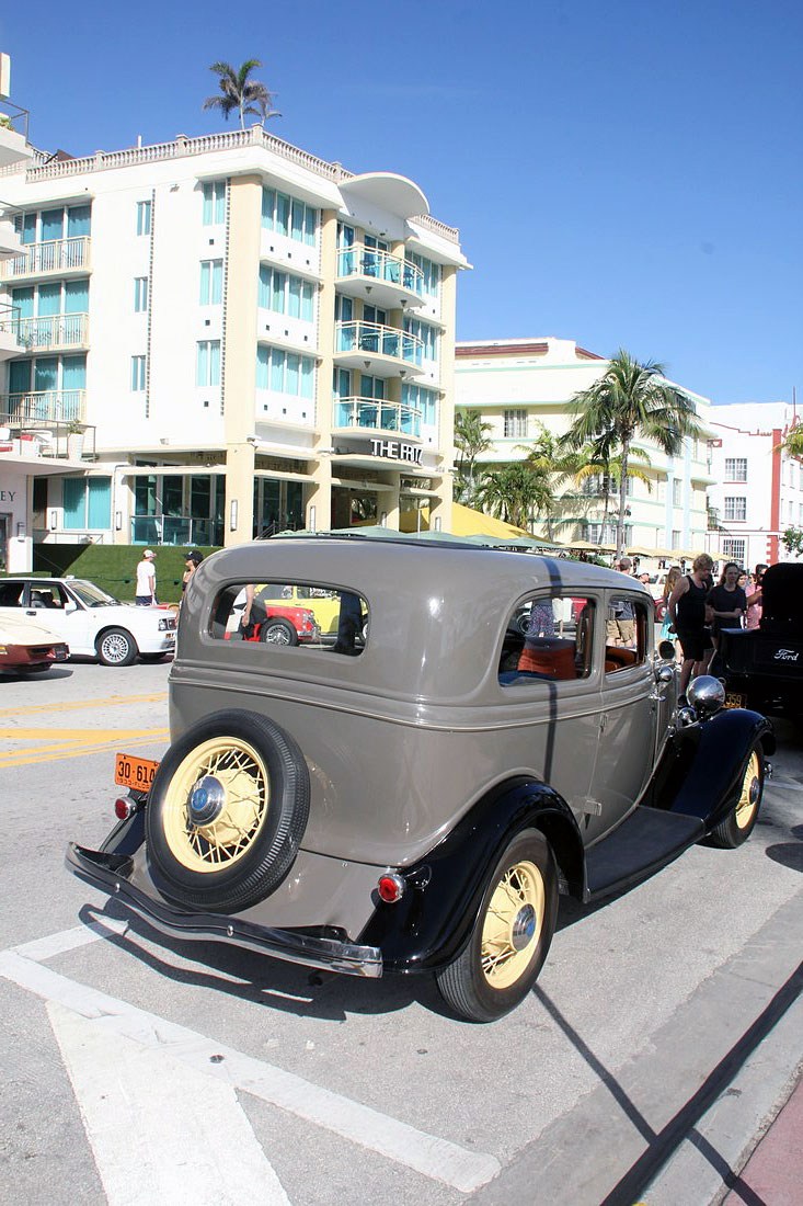 1933 Ford